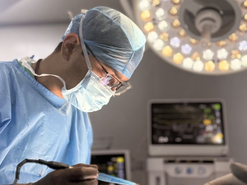 Dr Prabhat Yaji, surgical oncologist, operating at ARC Cancer Hospital